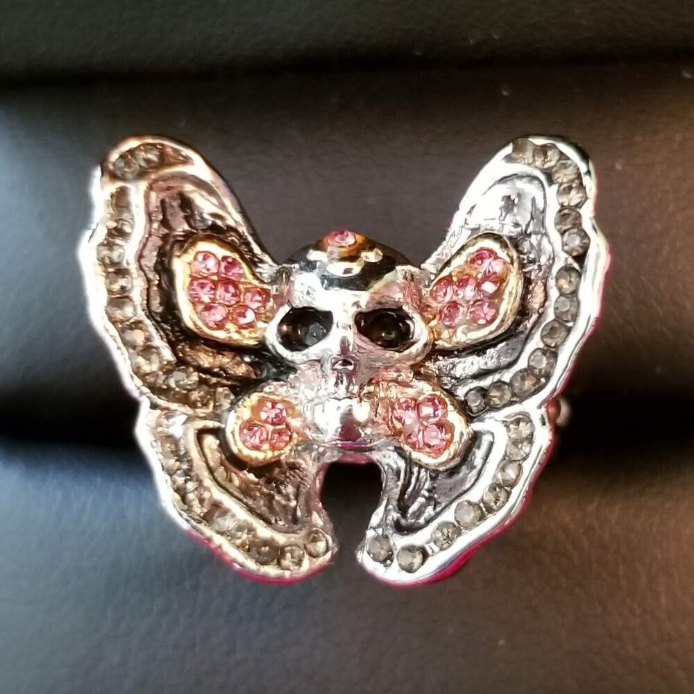 NWOT butterfly skull ring